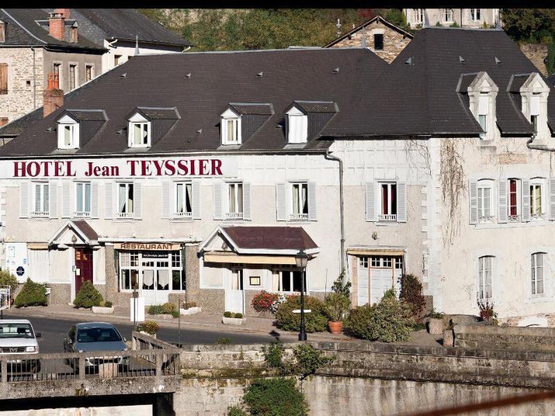 Logis Hotel Teyssier Uzerche Exteriér fotografie