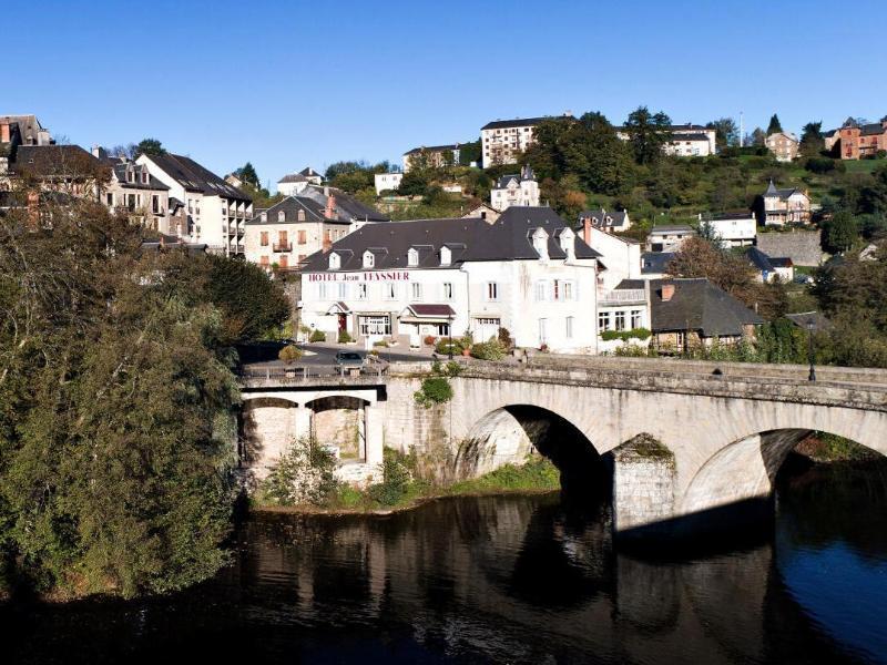 Logis Hotel Teyssier Uzerche Exteriér fotografie