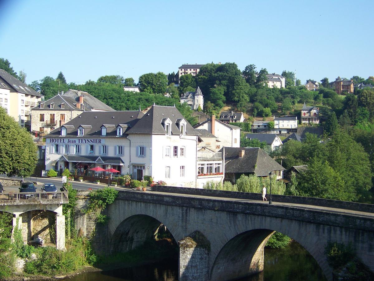 Logis Hotel Teyssier Uzerche Exteriér fotografie
